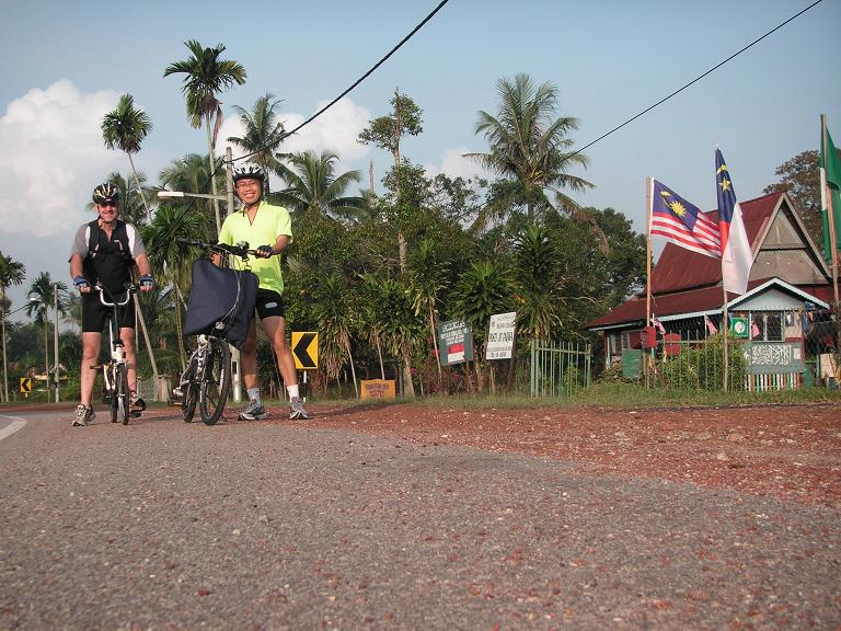 Foldies on tour in Mlcca to Tampin R.JPG.jpeg